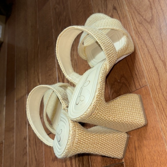 Jessica Simpson Tan Heels - Picture 12 of 13